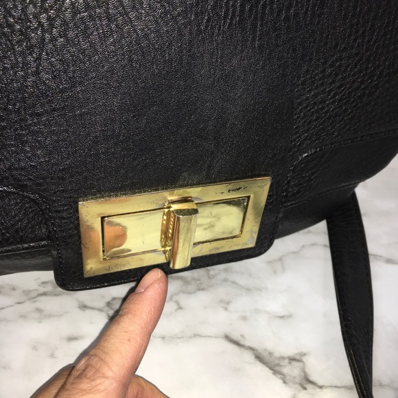 Olivia & Joy Multi-Compartment Crossbody Purse - Picture 5 of 8